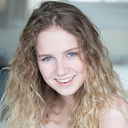 Daniah De Villiers als Mia Owen