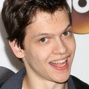 Micah Fowler als Barry