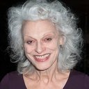 Judith Roberts als Beautiful Girl Across the Hall
