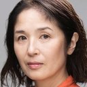 Aki Fujî als Yoko Toyama