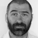 Nick Theodorakis als François