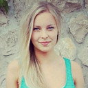 Sabina Skalická als Aneta, hotel receptionist