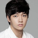 Baek Chul-Min als Alex Kang