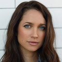 Maiara Walsh als Katie
