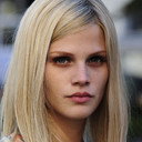 Karoline Teska als Paula