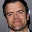 Kevin Weisman als Roy