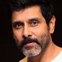 Vikram als Aditha Karikalan