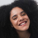 Yasmin Azevedo als Vic