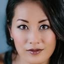 Olivia Cheng als Det. Liz Alberta