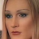 Cameron M. Ellis als Lewis