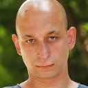 Cevher Hikmet Güzey als Gardiyan