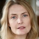 Mary Lewis als Jennifer Snowden