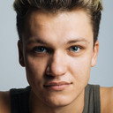 Amaury Foucher als Jojo