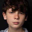 Sebastian Sero als Charlie