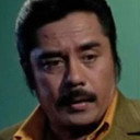 Vic Silayan als Dr. Dangal