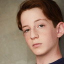 Joshua Gallup als Yossy Zaltzman