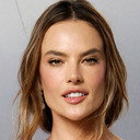 Alessandra Ambrosio als Samia
