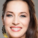 Nelly Fésűs als Bea
