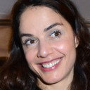Zazon Castro als Caroline