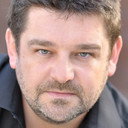 Kevin P. Kearns als Fan at Airport