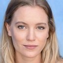 Sarah Rich als Rosie