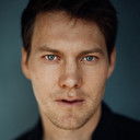 Adam Cropper als Reuben Welsey