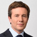 Jeff Glor als Self - News Anchor
