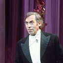 Larry Grayson als Self