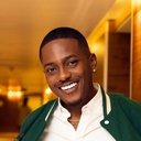 Timini Egbuson als Dare Williams