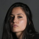 Anna Manolova als Lora