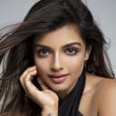 Ashna Zaveri als Manisha