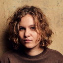Emma Peters als Self