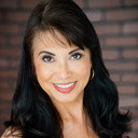 Gigette Reyes als Mother