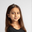 Aisha Laouini als Young Layla Khalil