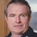 Shane Rimmer als Cop in Hotel