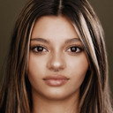 Vanessa Carrasco als Ariana