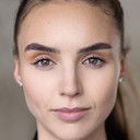 Louise Bourke als Jodie