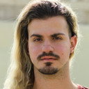 Yiannis Gkionis als Interviewer