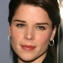 Neve Campbell als Bonnie