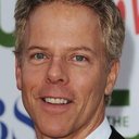 Greg Germann als Vernon Bailey