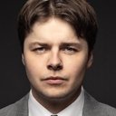 Brendan Meyer als Logan Shannon