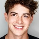 Israel Broussard als Garrett