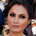 Nisha Adhikari als Karuna