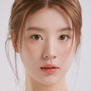 吴洛浛 als Bai Yiran
