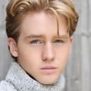 Jack Cunningham-Nuttall als Young Hamlet