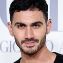 Alejandro Speitzer als Óscar