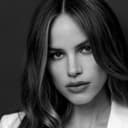 Halston Sage als Nancy Arbuckle