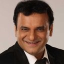 Paresh Ganatra als Paresh Patel