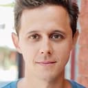 Joe Egender als Myles