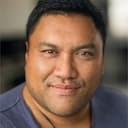 Maaka Pohatu als Father Matu Williams